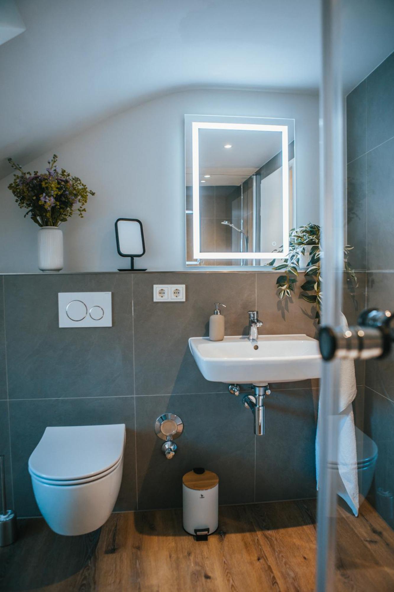 Wohnen Auf Zeit In Saarbruecken Appartement Buitenkant foto